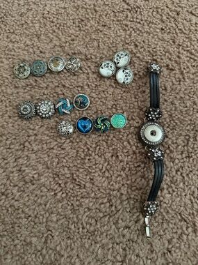 Black Strap Bracelet with Snap Pendents